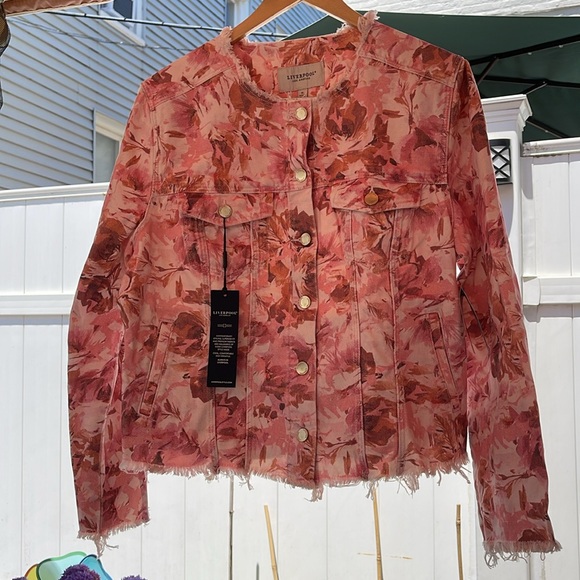 Liverpool Los Angeles - Pink Floral Printed Cropped Eco Jacket With Frayed Hem - Picture 9 of 16